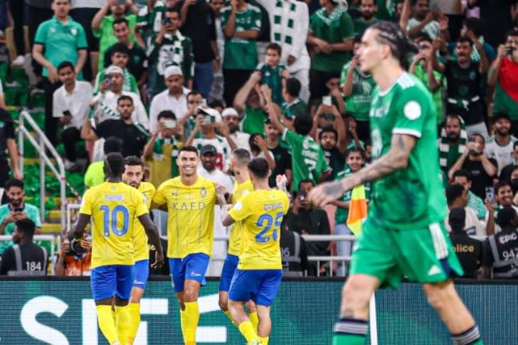 ببصمة "الهداف" رونالدو.. النصر يسقط أهلي جدة في قمة الدوري السعودي